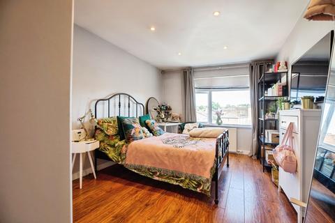 28c Enderby Street, London, SE10 9PF