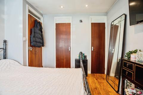 28c Enderby Street, London, SE10 9PF