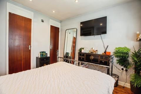 28c Enderby Street, London, SE10 9PF