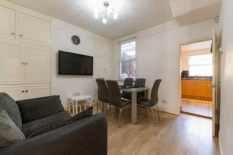 2 bedroom terraced house for sale, London SE25