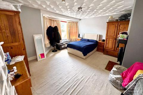 undefined, Southampton SO16