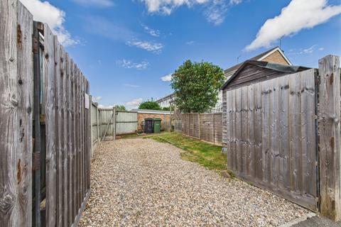 3 bedroom end of terrace house for sale, Hawkwood Crescent, Worcester, Worcestershire, WR2