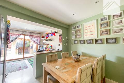 3 bedroom semi-detached house for sale, Devon Way, Canvey Island