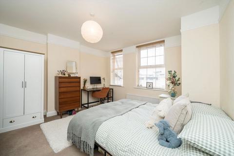 3 bedroom flat for sale, Goldhawk Road, London W12