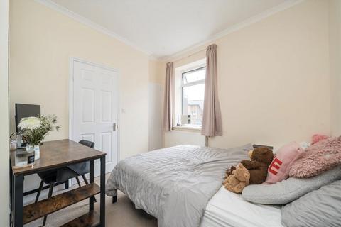 3 bedroom flat for sale, Goldhawk Road, London W12