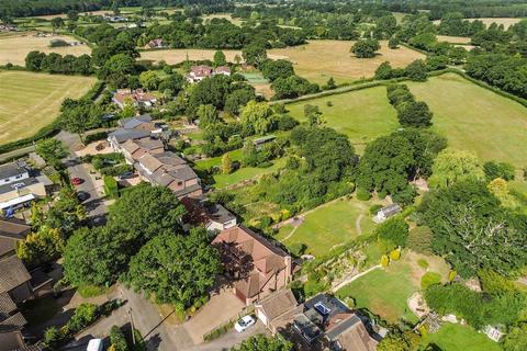 4 bedroom detached house for sale, Upper Crabbick Lane, Denmead