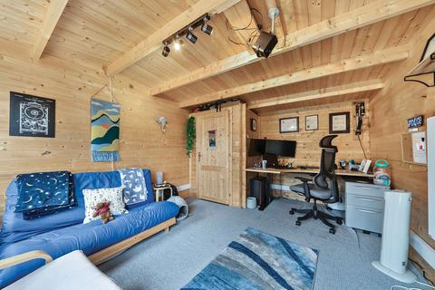 9 Field End, Kings Worthy, Winchester, SO23 7PZ