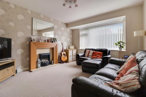 33 Athold Drive, Ossett, WF5 0PX