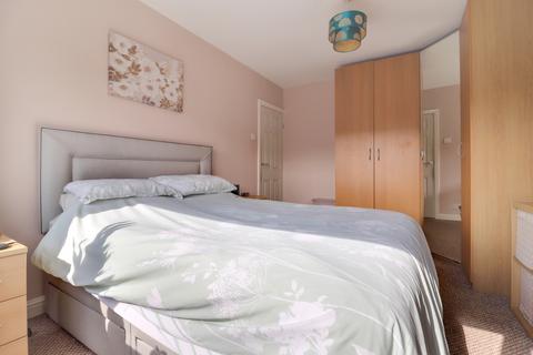 33 Athold Drive, Ossett, WF5 0PX