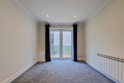 1 bedroom property for sale, 11 Suisse Apartments, St Saviour