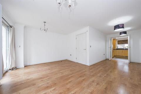 4 Brook Avenue, Ascot, SL5 7SG