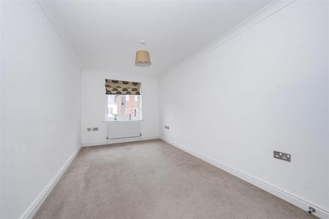 4 Brook Avenue, Ascot, SL5 7SG
