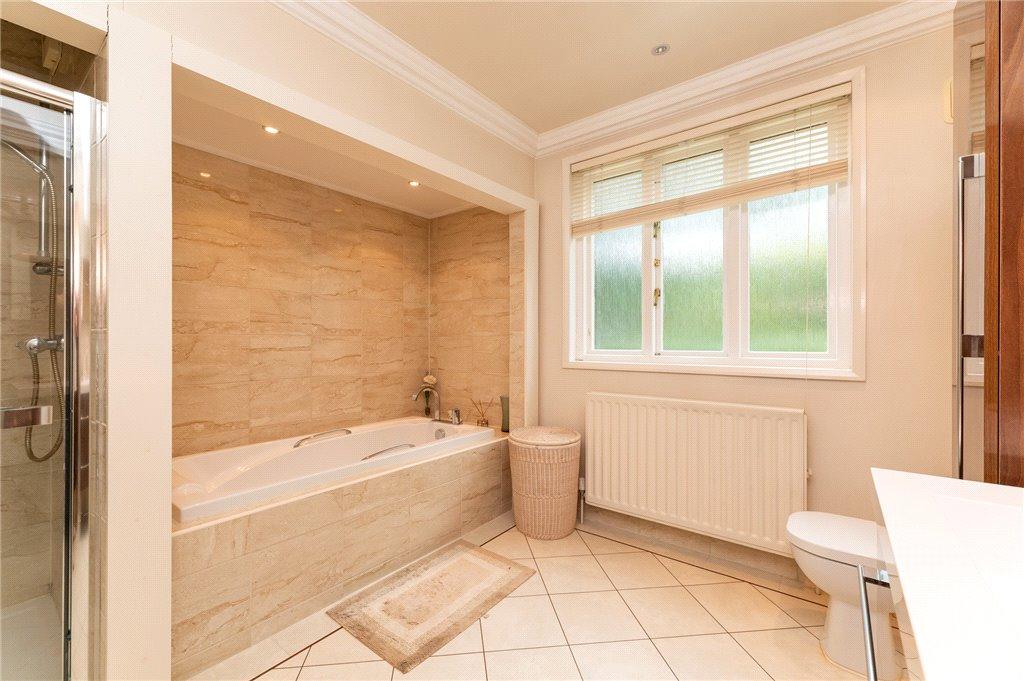 Master En-Suite