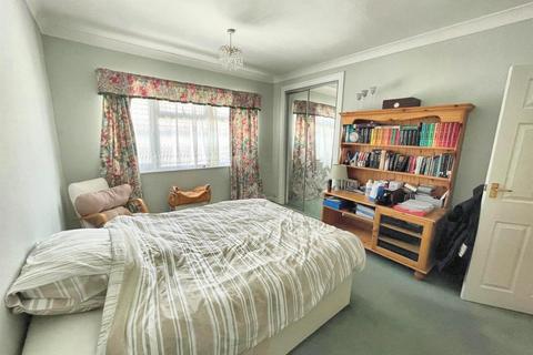 7 Furze Road, Weston-super-mare, BS22 9RX