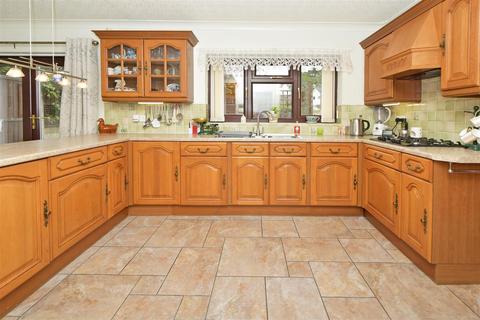 10 Kniveden Lane, Leek, ST13 5BE