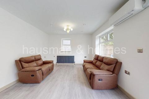 undefined, Cheyne Walk, NW4