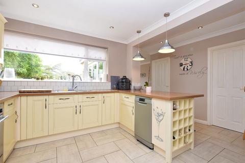 17 Beech Crescent, West Winch, King's Lynn, PE33 0PZ