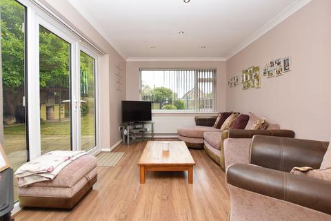17 Beech Crescent, West Winch, King's Lynn, PE33 0PZ