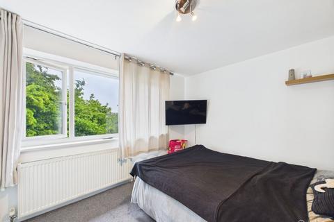 undefined, Ladygrove, Croydon