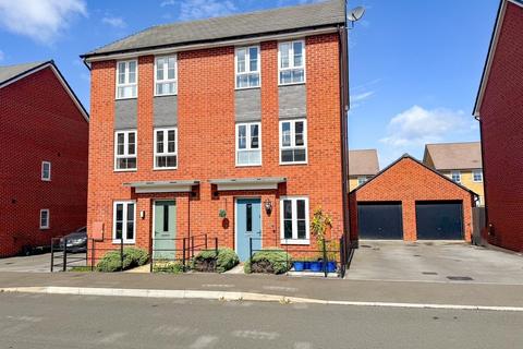 4 bedroom semi-detached house for sale, First Field Way, Patchway, Bristol, Gloucestershire, BS34