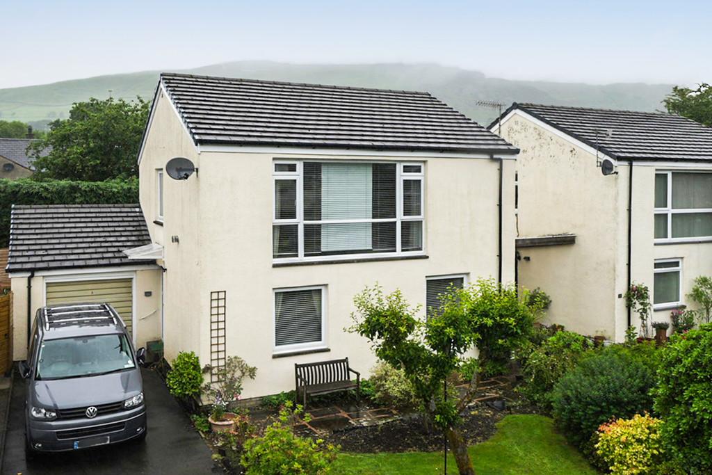 16 Queens Drive