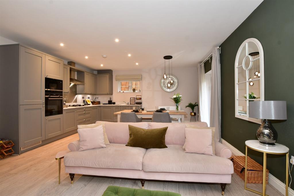 Kitchen / Lounge / Diner