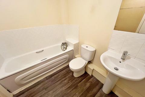 2 bedroom apartment to rent, Gladstone Mews, Warrington