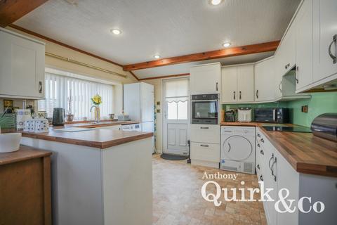 2 bedroom park home for sale, Creek Road, Canvey Island, SS8