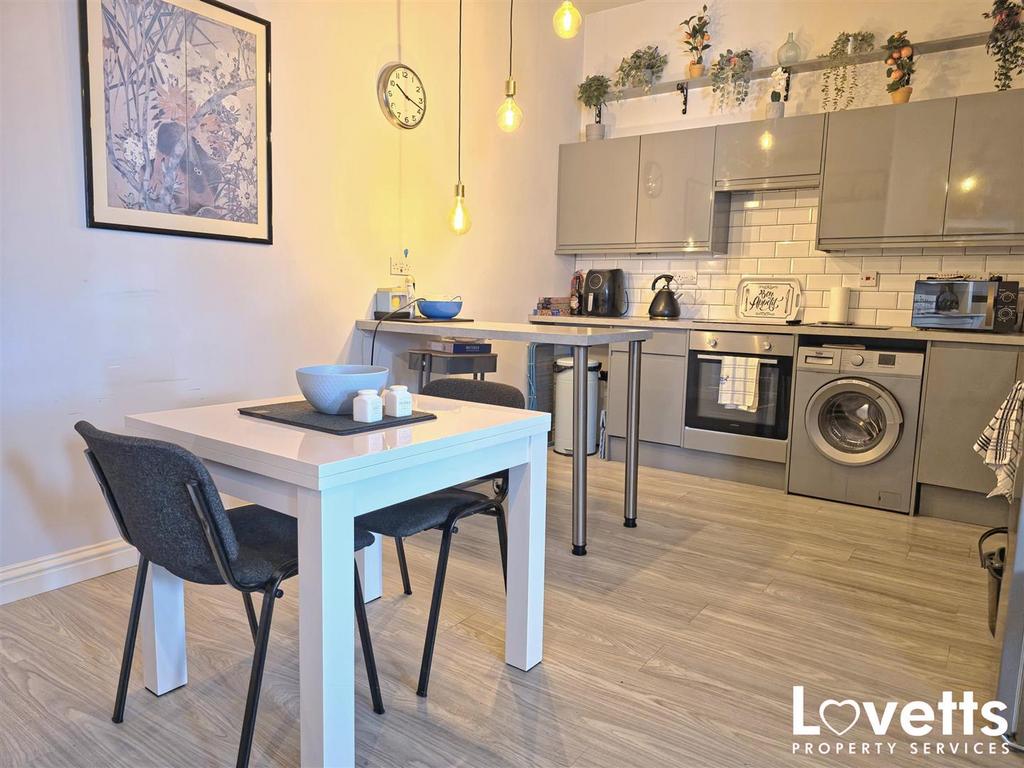 Kitchen/Dining