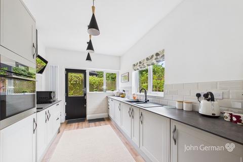 3 bedroom detached house for sale, Milford Road, Stafford