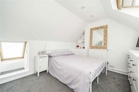 51 Washington Road, London, SW13 9BQ