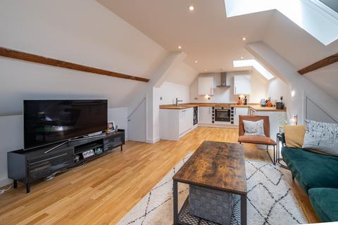1 bedroom flat for sale, Pebble Court, Aylesbury HP20
