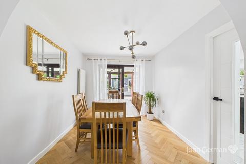 23 Thorpelands Drive, Allestree, Derby, DE22 2XA