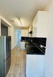 2 bedroom apartment to rent, Stow Crescent , Walthamstow