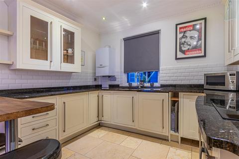 2 bedroom apartment for sale, Westgate Street, Cardiff CF10
