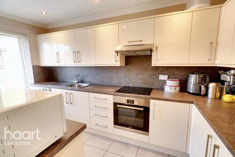 2 bedroom apartment for sale, Fern Close, Leicester