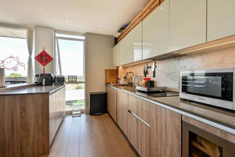 3 bedroom flat for sale, Queenshurst Square, Kingston, Kingston Upon Thames, KT2