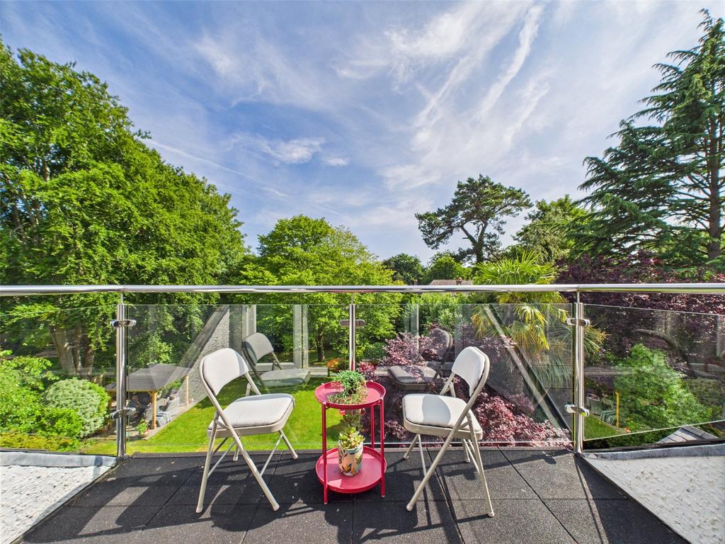 Top Floor Balcony