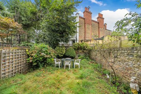 Flat 2, 13 Wandsworth Bridge Road, London, SW6 2TA
