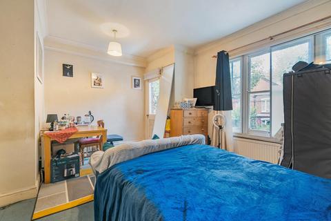 Flat 2, 13 Wandsworth Bridge Road, London, SW6 2TA