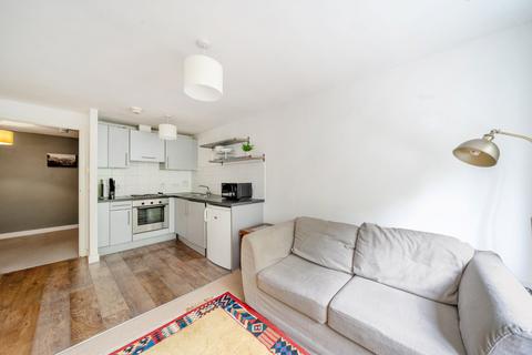Flat 7, 7 The Downs, London, SW20 8HH