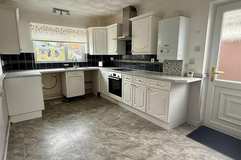 2 bedroom detached bungalow for sale, Tir Dafydd, Pontyates, Llanelli