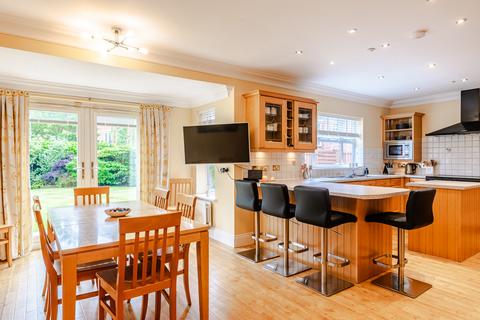 5 bedroom detached house for sale, Leeds LS16