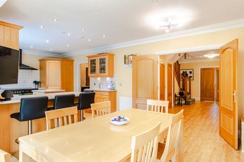 5 bedroom detached house for sale, Leeds LS16