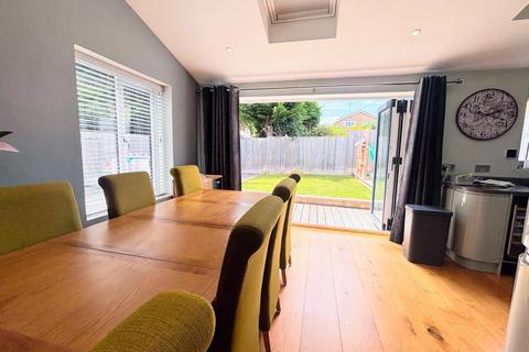 6 Beech Close, Hackleton, Northampton, NN7 2BP