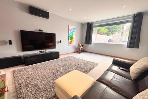 6 Beech Close, Hackleton, Northampton, NN7 2BP