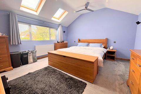 6 Beech Close, Hackleton, Northampton, NN7 2BP