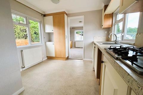 1 bedroom detached bungalow for sale, Lichfield Road, Brownhills, Walsall WS8 6LW