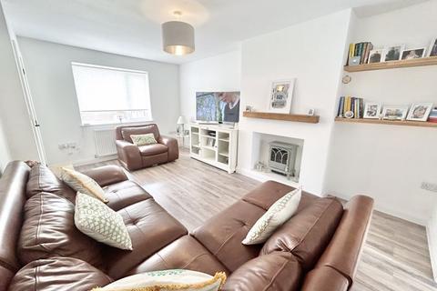 4 bedroom semi-detached house for sale, Penmaen Road, Conwy