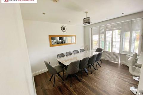 5 bedroom semi-detached house for sale, Elm Way, Epsom